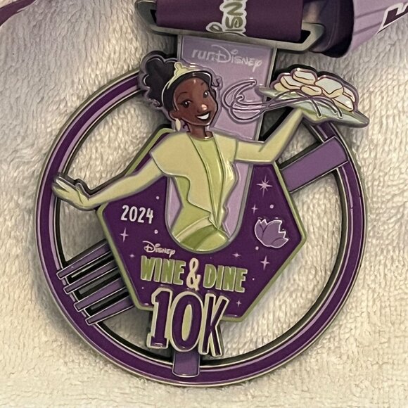 Run Disney 2024 Wine & Dine 10K Tiana Medal - Picture 3 of 4